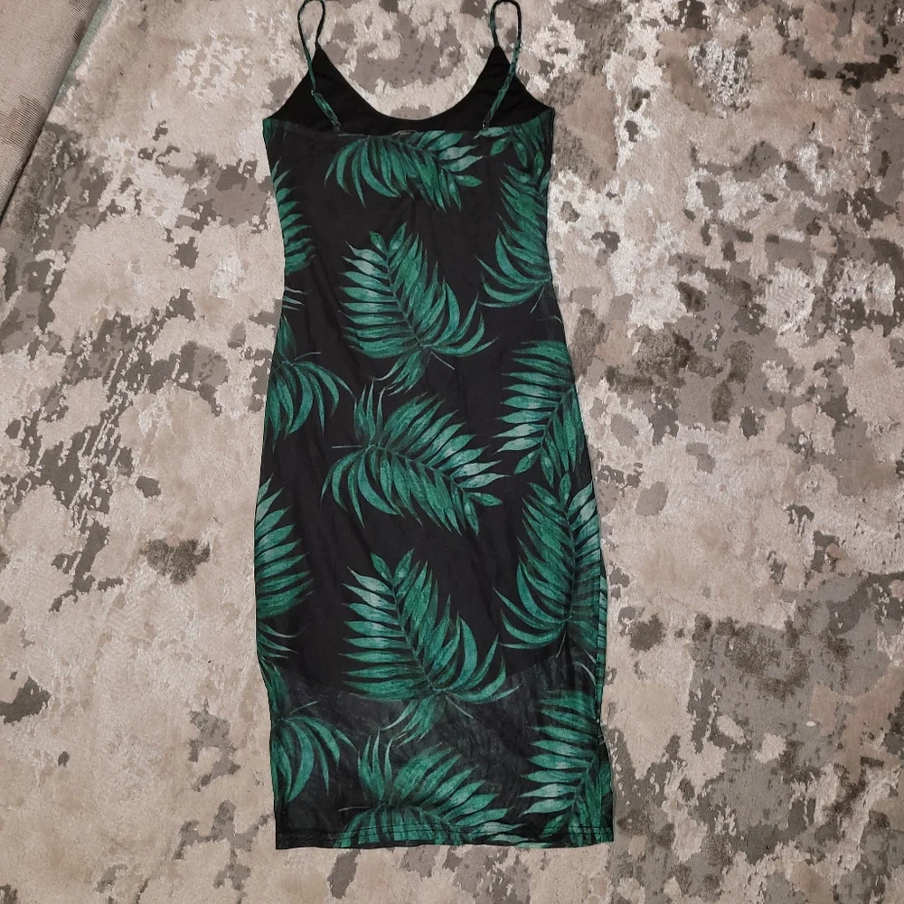Palm Print Dress - Picture 4 of 7